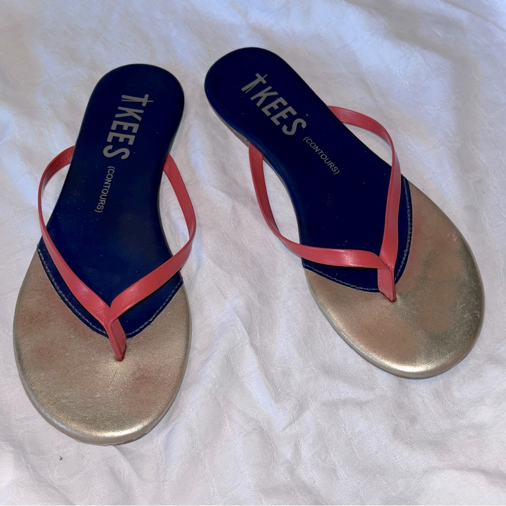 Navy/gold/coral TKEES Contours flip flops